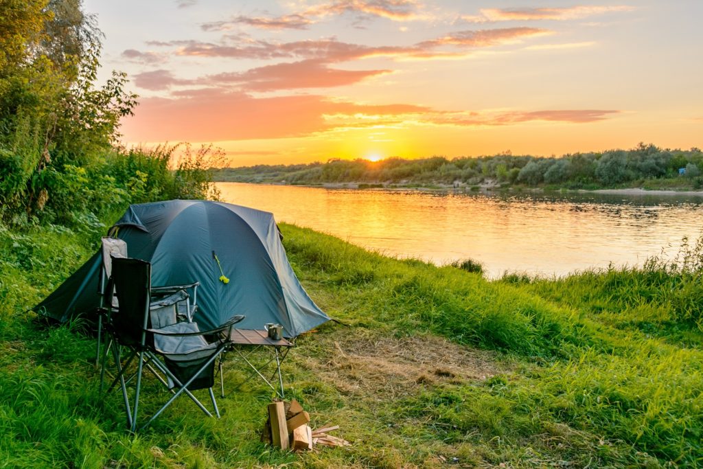 tent by lake-safe travel